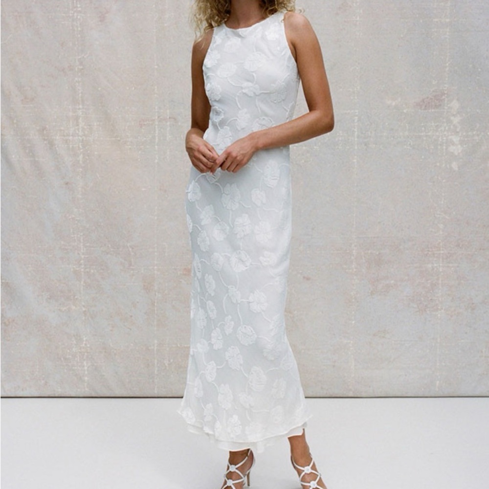 Réalisation Par The Carla
in Lily Devoré Ivory size L